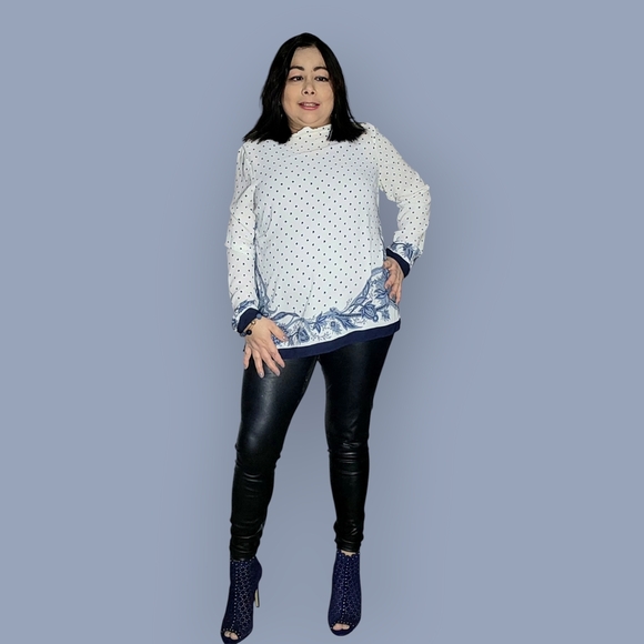 Suzy Shier Boxy White and Blue Long Sleeve Blouse - Picture 9 of 11